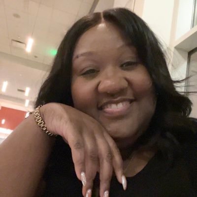 Now: Comms Director @GIFFORDS_org. Then: @PrioritiesUSA @BilldeBlasio @keithellison @BernieSanders & @RepTerriSewell. 2024 Class of @PRWeekUS’s Top 40 Under 40.