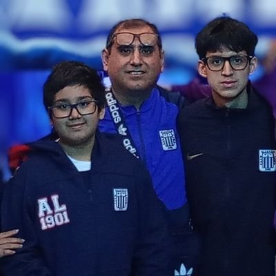 HugoSal60813600's profile picture. Soy Asesor Profesional de Ventas, trabajo en Maquinarias Nissan, amo a DIOS y a mis hijos.