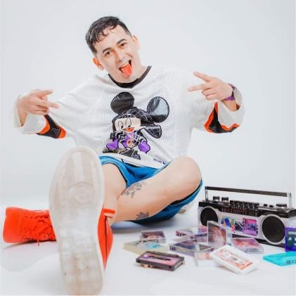 darkneurotic's profile picture. Es difícil definirme, pues siempre sufro de mutaciones en mi personalidad a lo largo de mis experiencias.