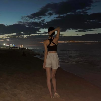 Joauilfyn's profile picture. Imagine yourself becoming rich. Try to feel what it feels like to be rich. This will change the growth of your wealth