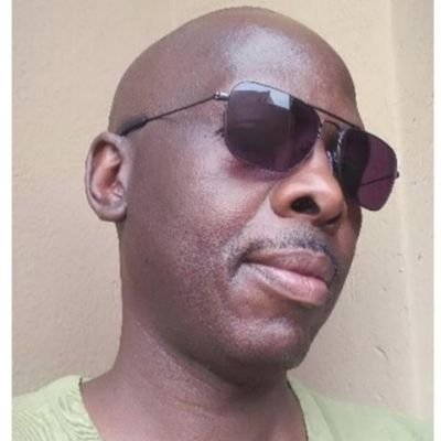 Journalist, communication strategist, media trainer and journalism lecturer with experience in the media, public service, private sector and academia. #WYSIWYG