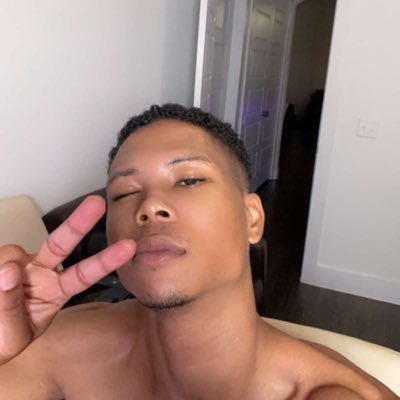 nikopennie's profile picture. Instagram   -niko_benzz