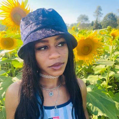 growing 🌱glowing ✨💫|| ♍️ 🌞 ; ♑️ 🌙 ; ♋️ 💫 | hippie with ratchet elements 🧚🏽♀️💥. | little bi bean 🏳️🌈.