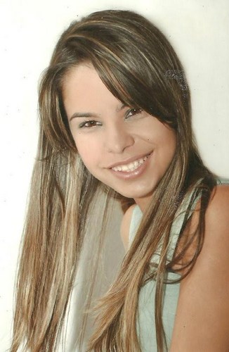 . Pisciaana, 17 anos, estudante,apaixoonada por Henrique , Familiia, Deus, amiigos, Músiicas '
http://t.co/z3rvpemzdr