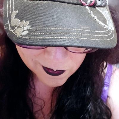 zhnyra's profile picture. Wide range artist. Married to @BigSweetLeaf78 
Graphic, oil, acrylic, pyrography etc. Message me anytime. Willing to do trades.