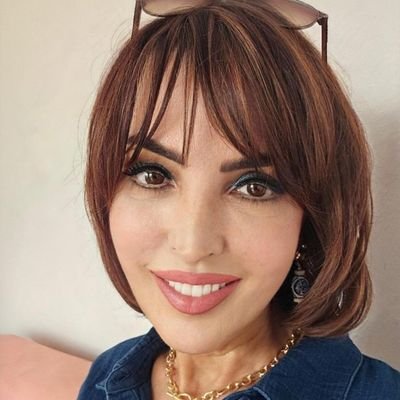 Göğüs kafesini dar eder bazı görüntüler..
Nefessiz kalır şiirlerin
Yanar sayfalar ...PS⚘️
DM 🚫