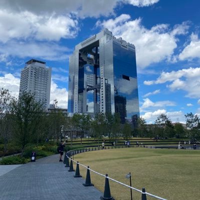 fj_nextstage's profile picture. TIRE中の修行僧(FIREじゃないよ)🙏 2024年に次の仕事も決めずに退職🐱 失業給付期間中に本格的に投資の勉強を始めた所、そのままどっぷりつかって専業を目指す事に🧘現在のメインは米個別株(オニール流を実践)、CFDお休み中🐅 2025年10月資産一億円達成⇒陥落中