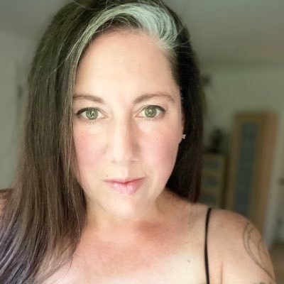 poet, professor, parent, perambulator, author of 6 books including USEFUL JUNK @boaeditions, keeper of https://t.co/5JDbInuDlj - find me @ https://t.co/nQbbkWOHvZ