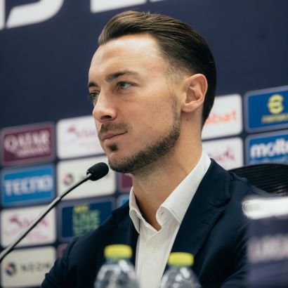 R2AHLI's profile picture. على حافة الحياة والموت، أقدم الرعاية التنفسية المتقدمة باذن الله. (أخصائي علاج تنفسي (5y)🫁). خارج العمل، أستمتع بالرياضة والألعاب. مصمم متجر Unlimited