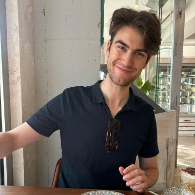 I ghostwrite Educational Email Courses for dating coaches. 🧑💻
Former serial dater. Obsessed with personal growth for more than a decade. 🧩