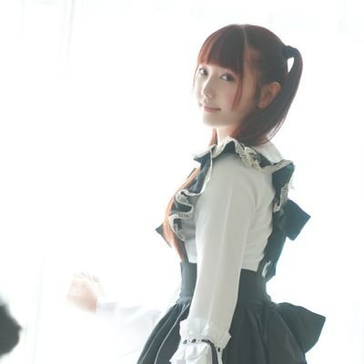 私たちは友達になり、一緒にデートや会話を楽しむことができます。一緒に買い物をして、親密なカップルの楽しさを味わう,LINEで私を追加してくださ