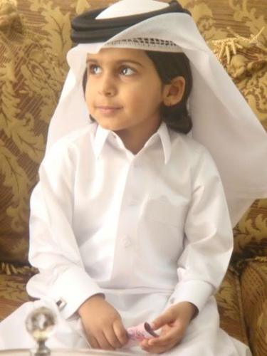 مقادير يا قلب العنا ...مقادير وش ذنبي أنا ...مقادير وتمضي حياتي ...مشاوير وأتمنى الهنا ...مقادير مقادير