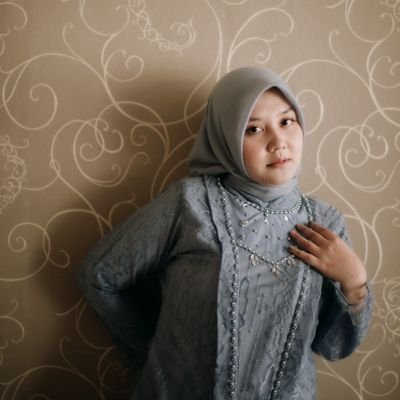 laras_dhanti's profile picture. 