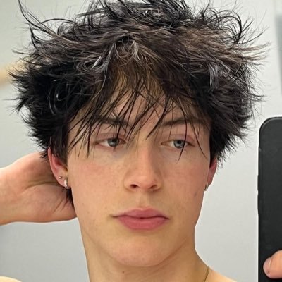 slutyguys's profile picture. Dm me for a private Snapchat