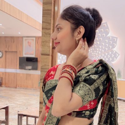 savitaswami9's profile picture. लहजा कड़वा जरूर है,
पर किरदार में दोगलापन नहीं है.. 😌
Rj 18 🏡 RJ 13 💑