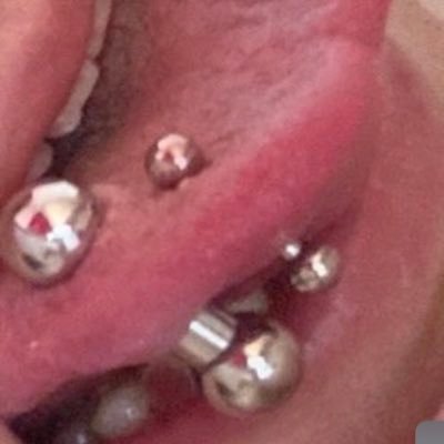 ピアス、音楽、アニメ、ダイエット、@O3O7O7←これ死亡消せないのですいません。ヒロアカ好き!爆豪勝己 トガヒミコ ミルコ 耳郎響香 NARUTO 化物語 銀魂 ハイキューAKIRA チェーンソーマンパワー 他色々 フィギュアは箱推しで集めてないです。