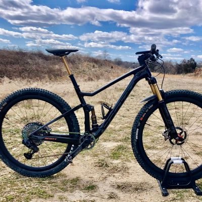 DamiienXnews's profile picture. 