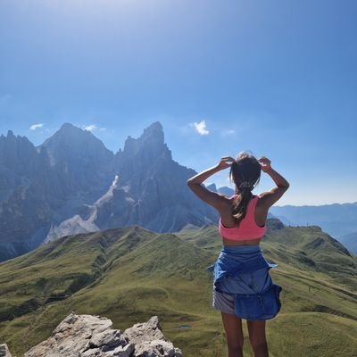 Gipipurin's profile picture. Questo mix qui:  
💻📚🏋🏻‍♀️🍷☀️