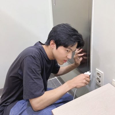 lucianbluu's profile picture. rest