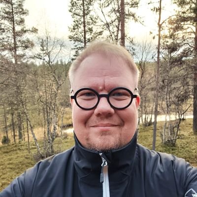Työkseni rippikoulun ja kirkon kasvatuksen kehittämisen asiantuntija @kirkonkasvatus @kirkko_evl. Twiitit omaa tajunnanwirtasta.