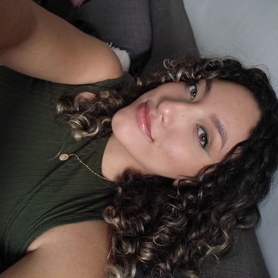 maybenei's profile picture. just a fairy