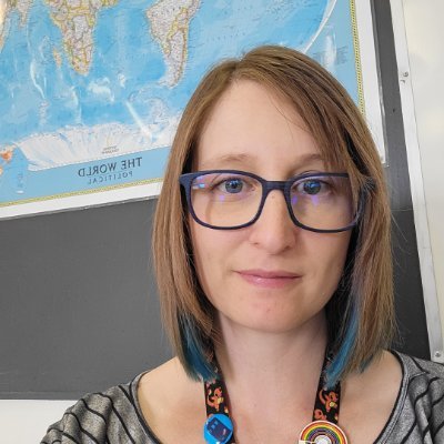 MadameLogan's profile picture. (she/her/elle)
👩‍🏫HRCE Core French Coach| 🎓 Masters in Technology Integration  | 🧠 Neuro-Linguistic Approach | 🎮 Game-Based Learning