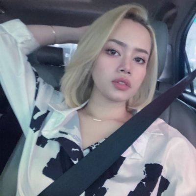 iexoyeol's profile picture. Owner of beauty salon and partnership business in clothing. If I were you, I would totally adore me. #fashion # motivated #naturelover
