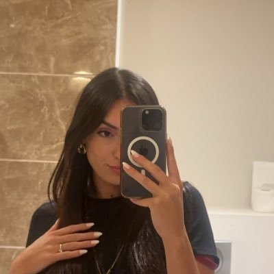 cambznt's profile picture. 