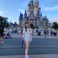 Laura (@lauraarh) 's Twitter Profile