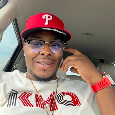 Owner and designer of PHILTHY LUXE Clothing Co./ Chief Marketing Officer of Fall Back Music Group. / 1/4 of the Wolfpack and podcaster of WholeTimeTho Podcast.