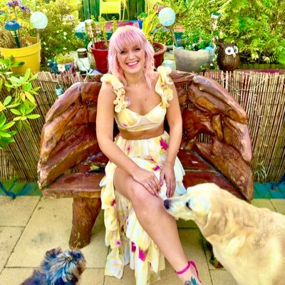 AmyRobe68862728's profile picture. Just an average girl enjoying her food 🍔🍰🍕