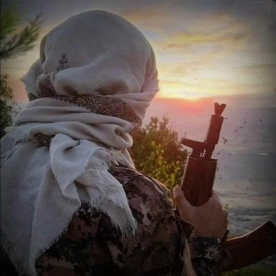 ہزار جذبوں سے معتبر ہے۔۔۔!!!
اداس آنکھوں سے مسکرانا۔۔۔۔🤍