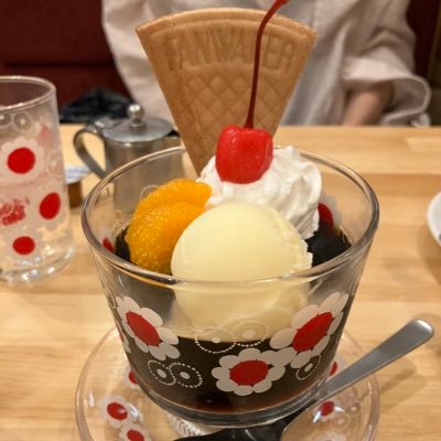 12歳の息子と米津玄師さんのファンです🌾食べることが好きな42歳♀です🕊️米津さん以外のことも呟きます🕊️無言フォローすみません🙇🏻♀️💦🇯🇵🇨🇦編み物好きです🧶病弱です🫠