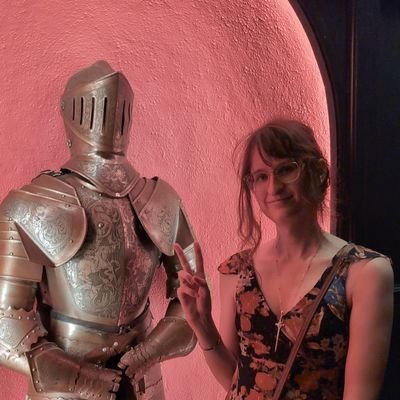 Game dev/pixel artist! made SJ-19 Learns to Love https://t.co/oK63FZ7uQ7 and Spooky Ghosts Dot Com: https://t.co/ne2Da6C01d