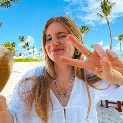 Fundadora EdTech de The Backstory Lab y creadora de contenido a tiempo completo desde París. ✨