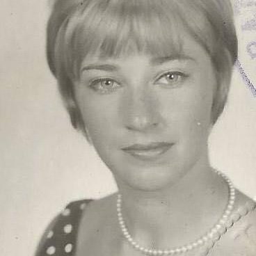 charmainemceach's profile picture. 