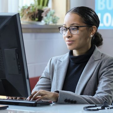 Merketing consultant at goldenpoint investment bank