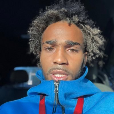 B_Robsits's profile picture. Content creator🎥 magic on pluto🌑✨