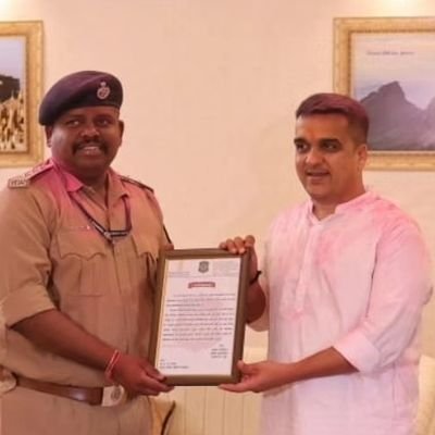 SDPO - Sub Divisional Police Officer , Palanpur ( Banaskantha). Deputy Superintendent of Police, Government of Gujarat. Dentist. 🚔सेवा अस्माकं धर्मः | 👮