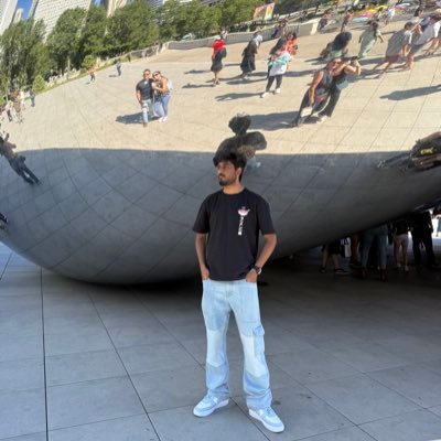 abhishek_y9976's profile picture. 