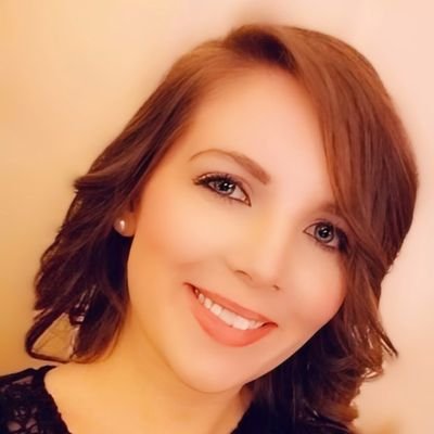 edanniels0893's profile picture. 