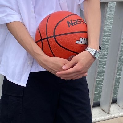 j0tamie's profile picture. 나하울링해야된다고?