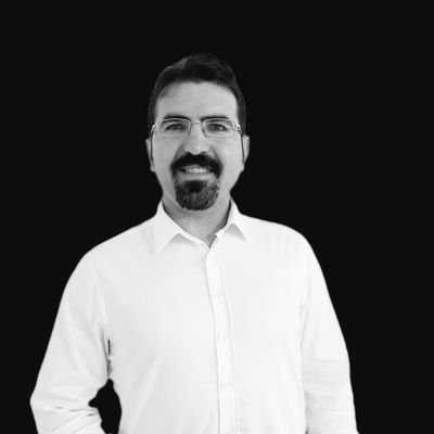 darabakircioglu's profile picture. “Carpe Diem” ~ Sokakları denize çıkan yerlere zaafım var.. ☯ - 💛❤