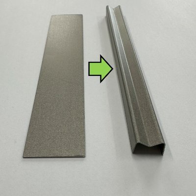 金属の板を他の形に加工する機械を作っている会社です。例えば、シャッターや外壁材、自動車部品等を作る工場で使われています。ものづくりの現場や働く仲間たちのリアルな姿を発信。社員のオフショットもドンドンあげています。マコト精機ならこれ作れるんじゃない?を実現します。一緒に働く仲間を募集中☆リンクからHPも見に来てね!