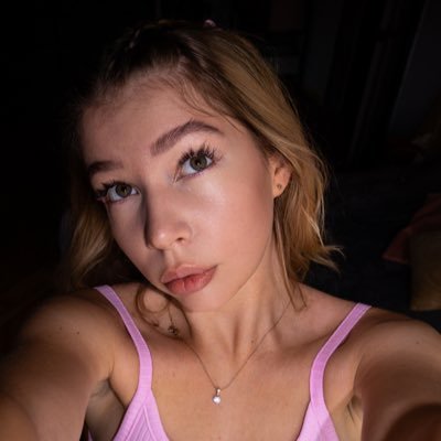 viktoruhka's profile picture. Автор ніякого контенту або СММемник