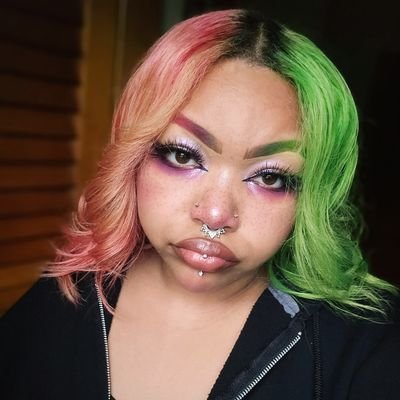 DanceAniDance's profile picture. Ani ♡ they/she