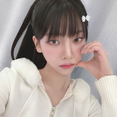 🩰𓈒⋆⑅ she dances using ballet shoes that she found in a beautiful lake, and those ballet shoes are for a princess who is enchanted to become a swan ˚₊୨୧