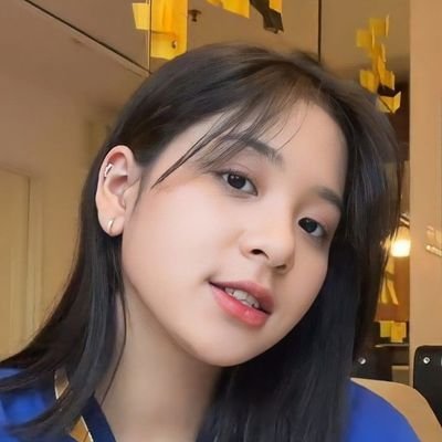 Crypto_Zavina's profile picture. i'm strong