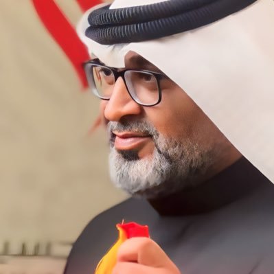 لا يكتبُ الشعرَ إلا مَن بهِ قلقُ .. 🖋 يُقالُ شاعرْ ! instagram: alawi_alghuraifi