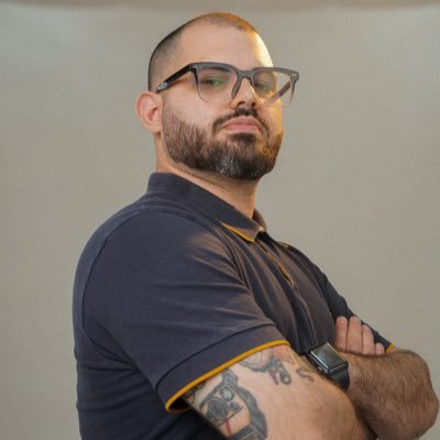 Me gusta crear contenido a empresas y tomar té. // Abre tu mente capitán ⚓️